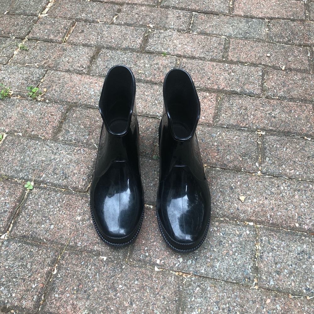 LOW CUT RAINBOOT